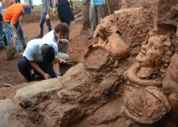 2 bin 300 yıllık Kurul Kalesi'nden tarih fışkırıyor