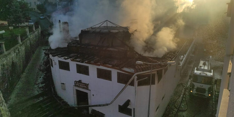 Kastamonu'da tarihi hamam yandı