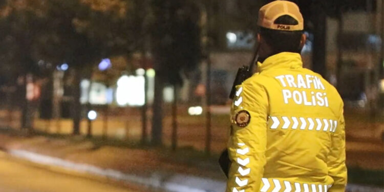 Kayseri'de 3'ü hükümlü 8 kişi yakalandı