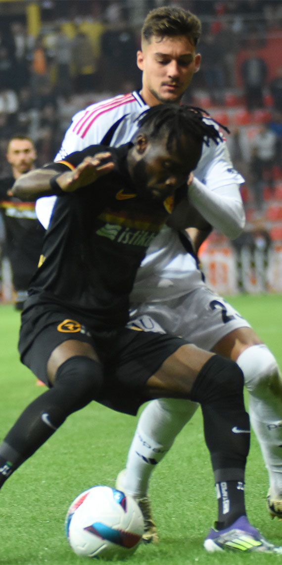 Kayserispor Teknik Direktörü Burak Yılmaz Beşiktaş maçı sonrası istifa ettiğini açıkladı.