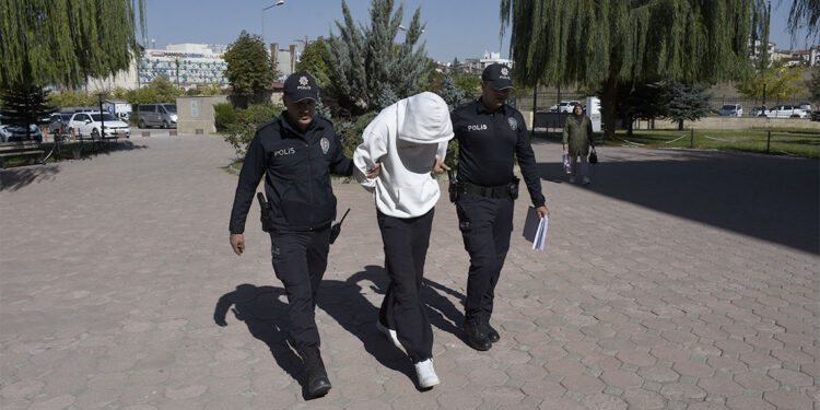 Kız yurdu kampüsüne izinsiz giren şüpheli adliyede