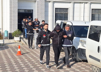 Kocaeli merkezli 3 ilde kargo dolandırıcılarına operasyon