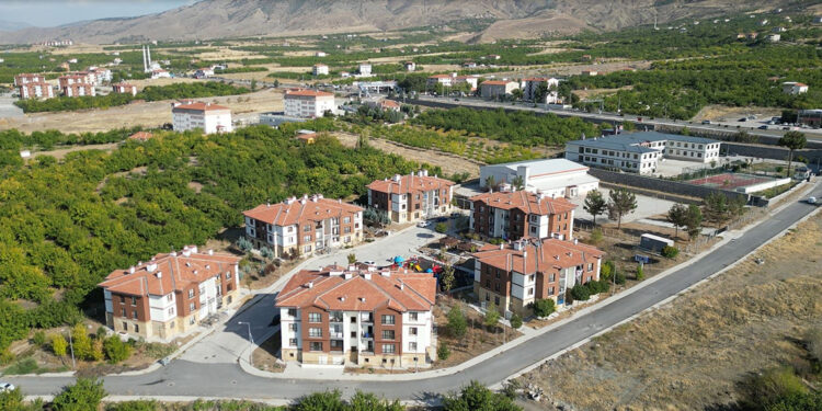 Kale ilçesi, TOKİ sayesinde depremi az hasarla atlattı