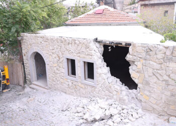 Kapadokya'da kaçak restoran yıkıldı