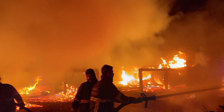 Kereste atölyesinde çıkan yangın, 2 saatte söndürüldü