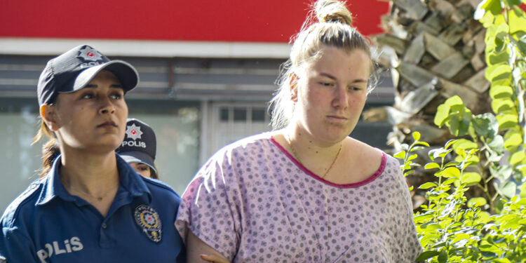 Klozete yeni doğan bebek bırakan Rus kadın tutuklandı