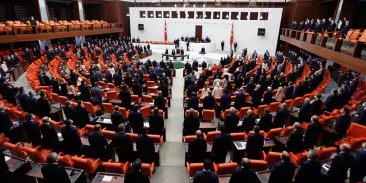 Komisyonda 'Bilinmeyen dil' tartışması