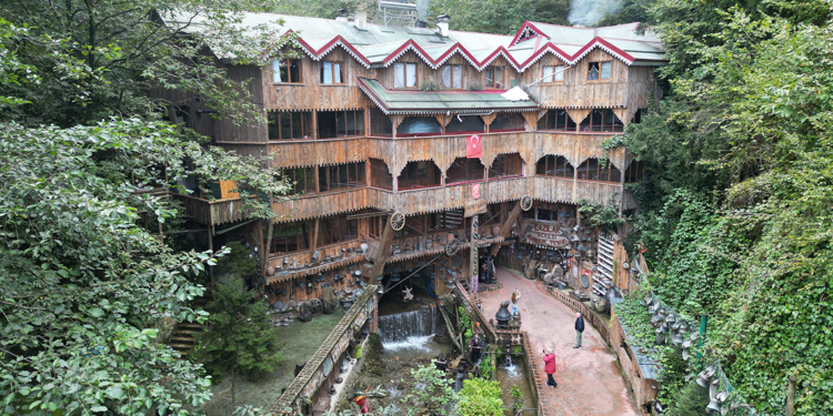 Korku filmlerini aratmayan alabalık tesisi