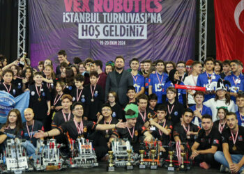 Küçükçekmece’de 'VEX Robotics İstanbul Turnuvası' düzenlendi
