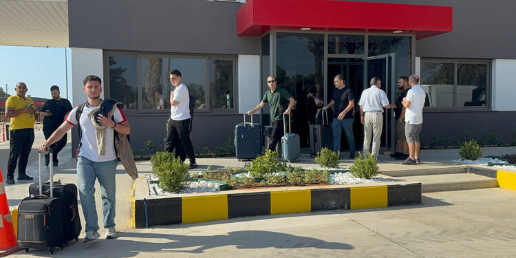 Lübnan'dan gelen 361 kişi Mersin'de