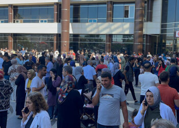 374 ihbar alındı, 3 binada kısmi çökme meydana geldi