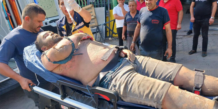 Boya imalathanesinde patlama; 3 yaralı