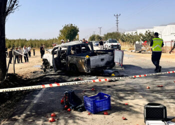 Antalya'da feci kaza; 2 ölü, 1 yaralı
