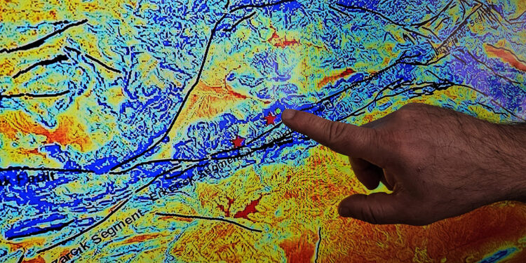 Malatya depremi haritada görünmeyen fayda meydana geldi