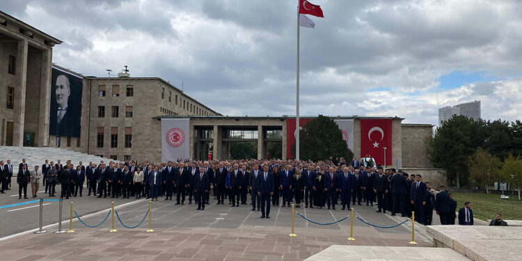 Meclis'te yeni yasama yılı başladı