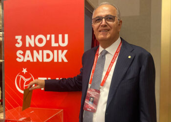 Mehmet Akif Üstündağ tekrar Voleybol Federasyonu başkanı seçildi