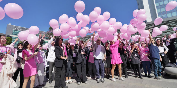 Meme kanseriyle mücadele eden kadınlar hikayelerini anlattı