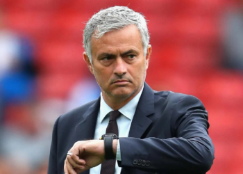 Mourinho yeniden İngiliz gazetelerinin manşetlerinde