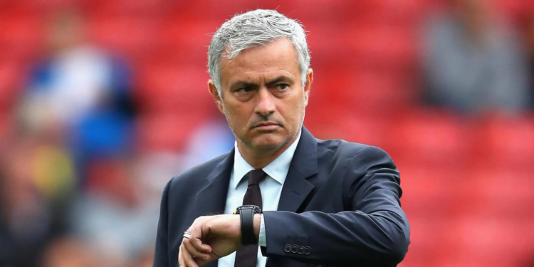 Mourinho yeniden İngiliz gazetelerinin manşetlerinde