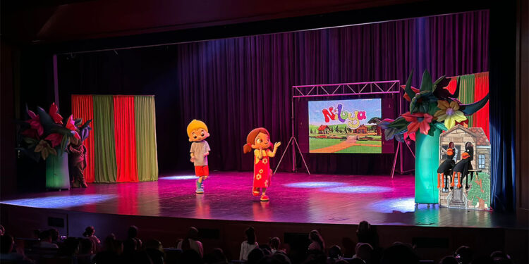 Niloya müzikal yolculuğuna dolu dizgin devam ediyor