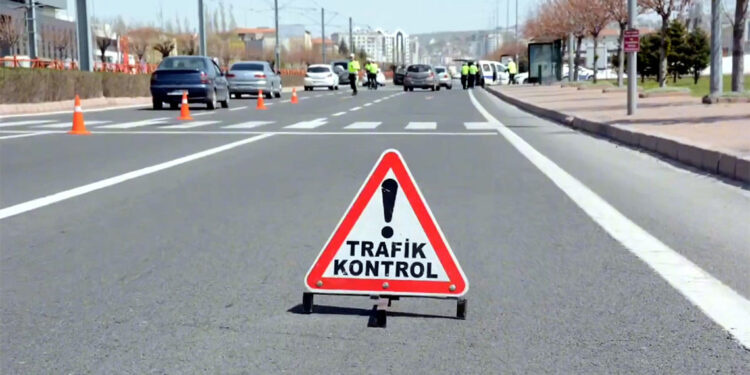 Okul/yaya geçitlerinde trafik denetimi