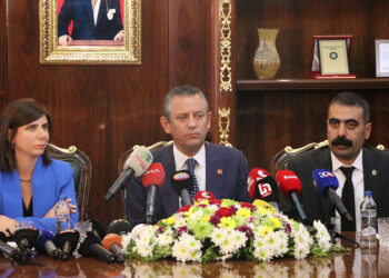 Zamanlamanın ne kadar dikkat çekici olduğunu da düşünmeden geçemiyor insan