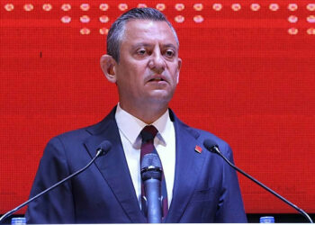 Çirkin oyunu büyük kumpası görüyoruz
