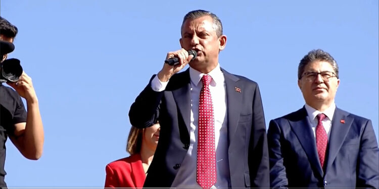 Cumhuriyet kutlamaları Çankaya Köşkü'nde yapılmalı