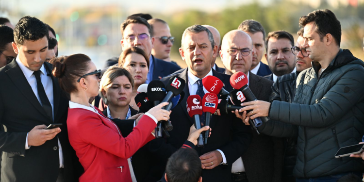 Öcalan Meclis'e gelmek zorunda değil