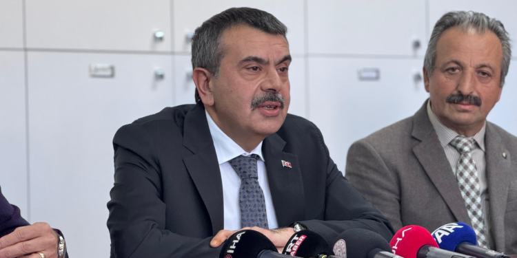 Öğretmenlerin ara tatil seminerleri online olacak