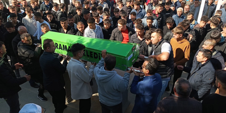 Okulda arkadaşının öldürdüğü Mehmet Eren, son yolculuğuna uğurlandı