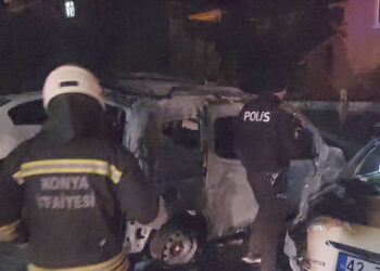 Polis memurunun aracı kundaklandı