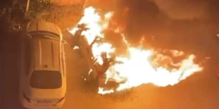 Polis memurunun aracını kundaklayan şüpheli tutuklandı