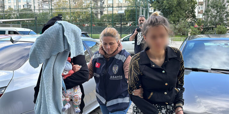 Polisin evinden 200 bin liralık ziynet eşyası çalan 4 şüpheliye gözaltı