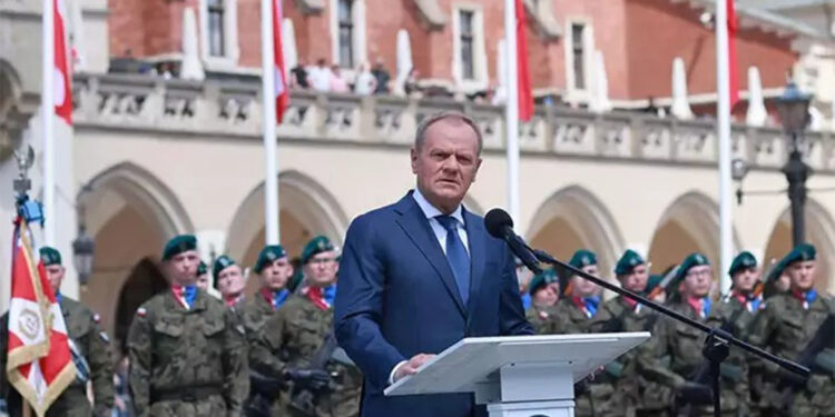 Polonya sığınma hakkını geçici olarak askıya alıyor