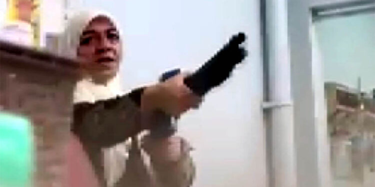 Pompalı tüfekle hastane basan kadın tutuklandı