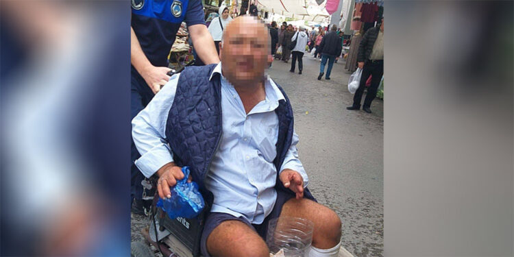 Pazaryerinde dilencilik yaptı, 1 saatte 1300 TL topladı