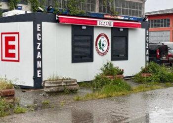 100 bin ilaç kapasiteli konteyner eczane yaptılar