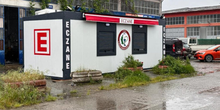 100 bin ilaç kapasiteli konteyner eczane yaptılar