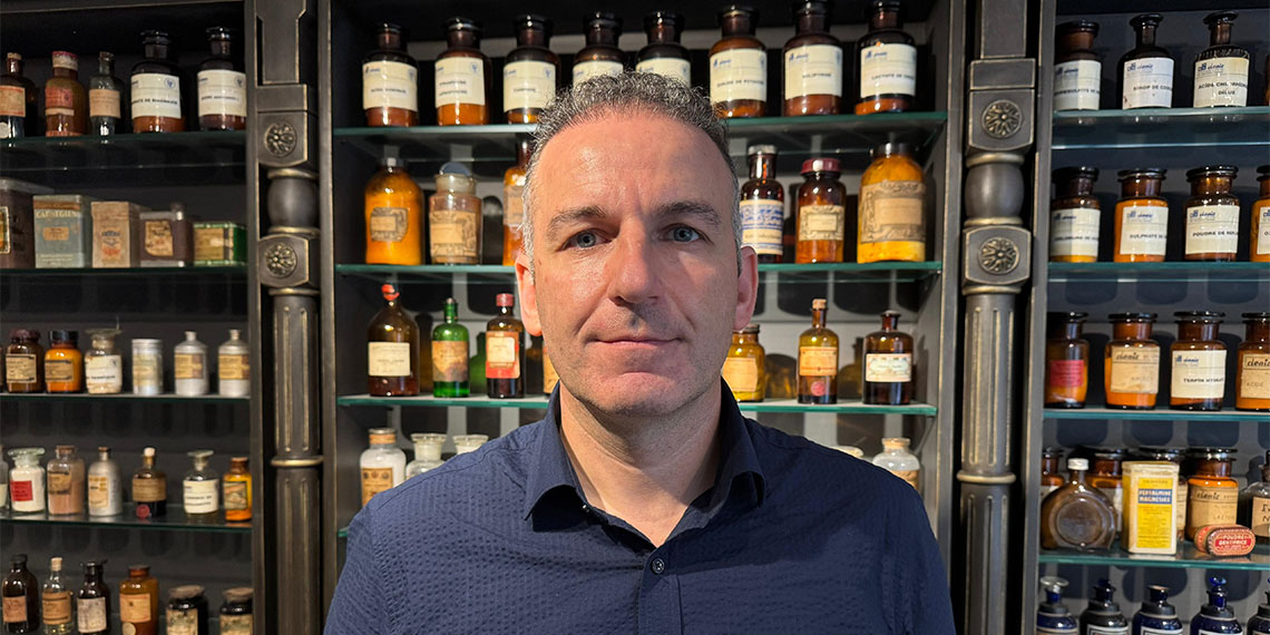 Samsun Eczacılar Odası, 6 Şubat depreminden sonra bağışçılar tarafından sağlanan bütçe ile 100 bin ilaç kapasiteli konteyner eczane yaptı.