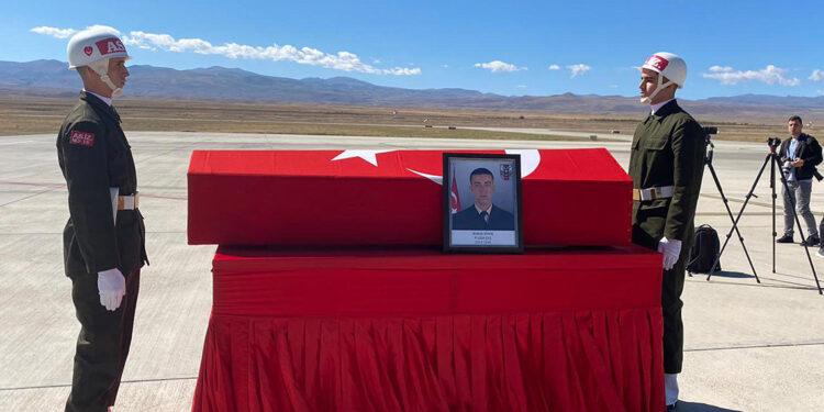 Şehit Uzman Çavuş Burak Geniş, memleketine uğurlandı