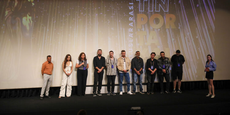 'Seni Bıraktığım Yerdeyim' filmi izleyiciyle buluştu