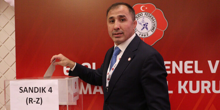 Sezer Huysuz yeniden Türkiye Judo Federasyonu başkanı seçildi
