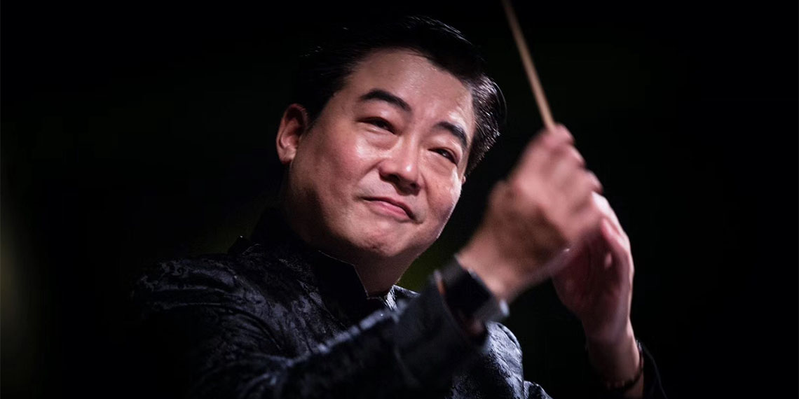 Besteci Howard Shore'un müziği, Akademi® ve Grammy® Ödüllü müziğiyle, Yüzüklerin Efendisi: Yüzük Kardeşliği'nde J.R.R Tolkien'in edebi hayal gücüne ve Peter Jackson'ın filmine hayat veriyor.