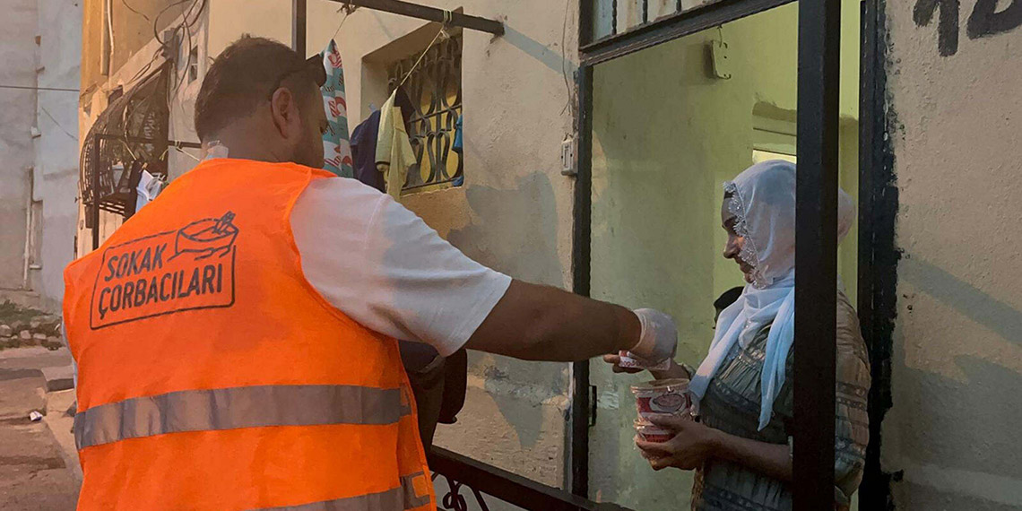 'Sibel'in Çorbası'yla gönüllülere dokunuyorlar
