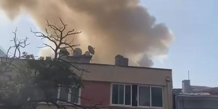 Şişli'de 5 katlı binada yangın çıktı