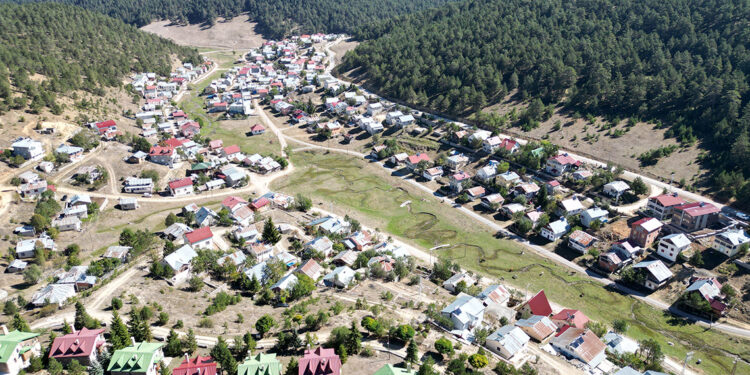 Sivas'ın akciğeri Eğriçimen Yaylası, beton yapılarla doldu
