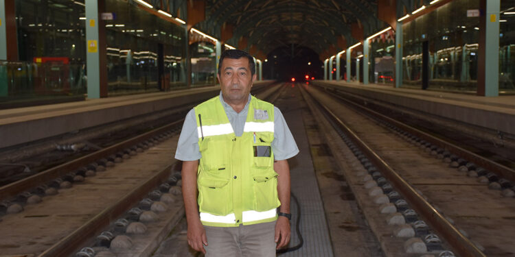 Sivaslı demir yolu çalışanının 2 fotoğrafı, uluslararası yarışmada oylanıyor