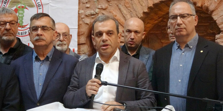 Sağlıkta dönüşüm yine ölüm getirdi