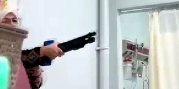 Pompalı tüfekle hastane bastı